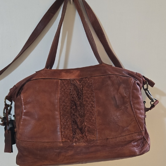 Idyllwind Handbags - Idyllwind Braided Front Leather Shoulder Bag - Brown